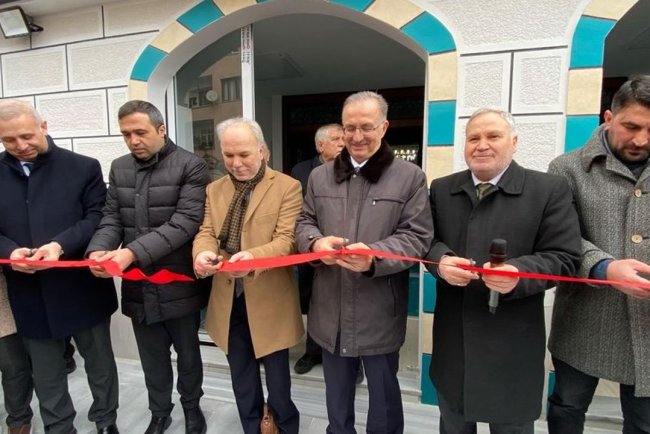 Ataşehir'de Esatpaşa Hacılar Camii dualarla açıldı