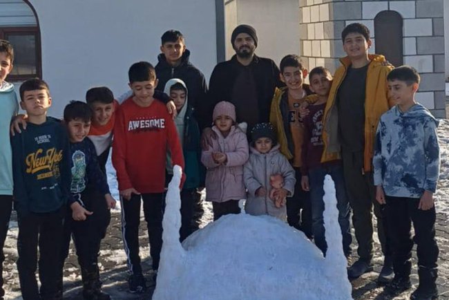 Kardan cami yaptılar