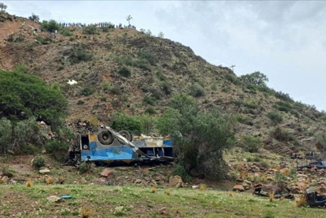 Bolivya'da otobüsün uçuruma yuvarlanması sonucu 31 kişi öldü