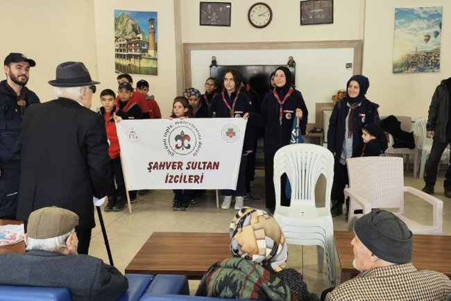 Diyanet izcilerinden huzurevine anlamlı ziyaret