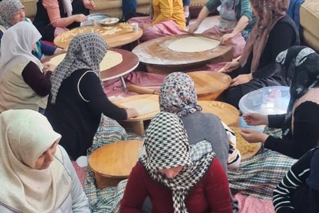 Bolvadin'de anneler yetimler için bir araya geldi