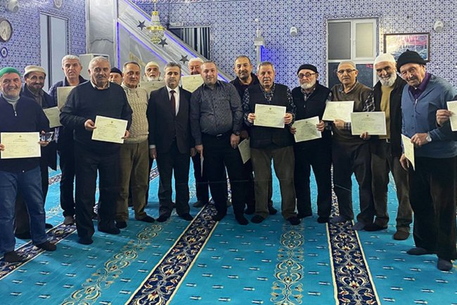 Cami cemaati belge aldı