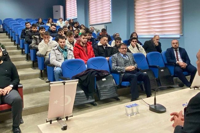 Müftü Erhun, Yenice'de gençlerle buluştu