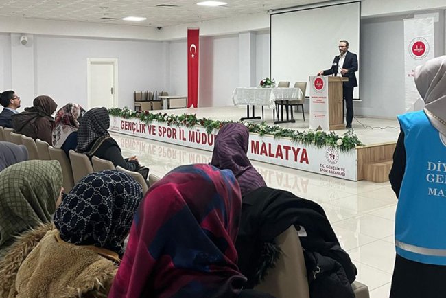 Müftülük, "Gençlik ve Kariyer Buluşması" düzenledi