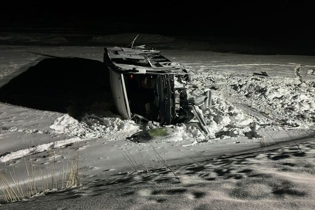 Erzurum'da yolcu otobüsünün devrildiği kazada 37 kişi yaralandı