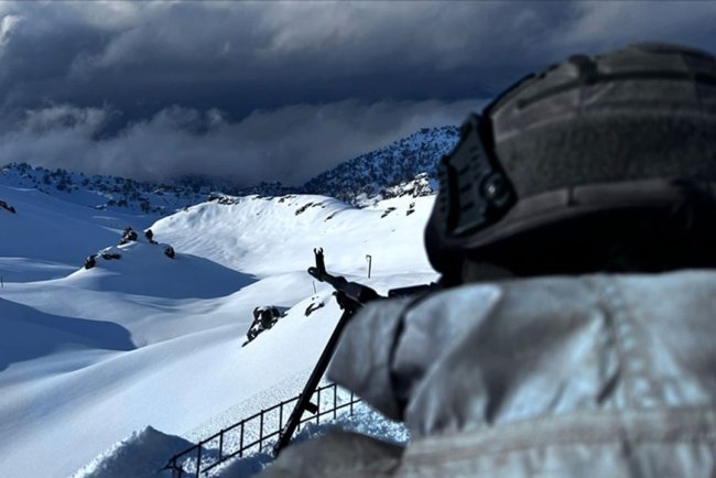 Irak ve Suriye'nin kuzeyinde 17 terörist etkisiz hale getirildi