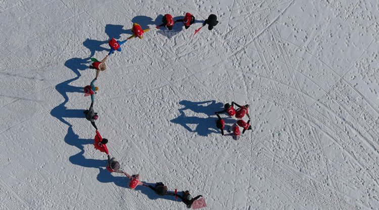 -30 derecede bir araya geldiler