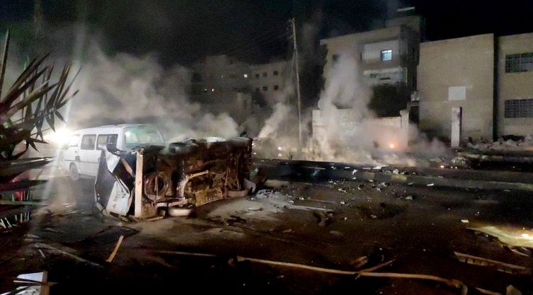 Suriye'nin Münbiç ilçesinde bomba yüklü araçla düzenlenen terör saldırısında 14 sivil öldü