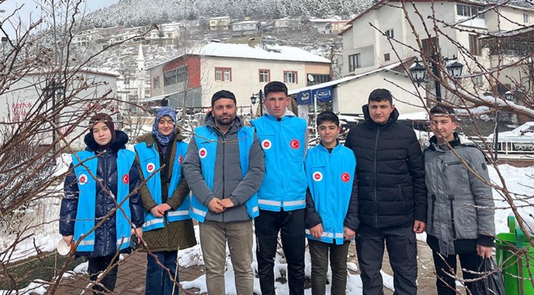 Çelikhan Diyanet Gençlik sokak hayvanlarını unutmadı