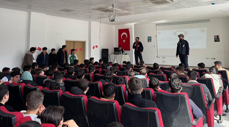 Diyanet izci liderleri imam hatipli öğrencilerle buluştu