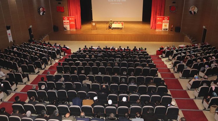 Adıyaman'da dijital dünyada dini değerlerin temsili konuşuldu