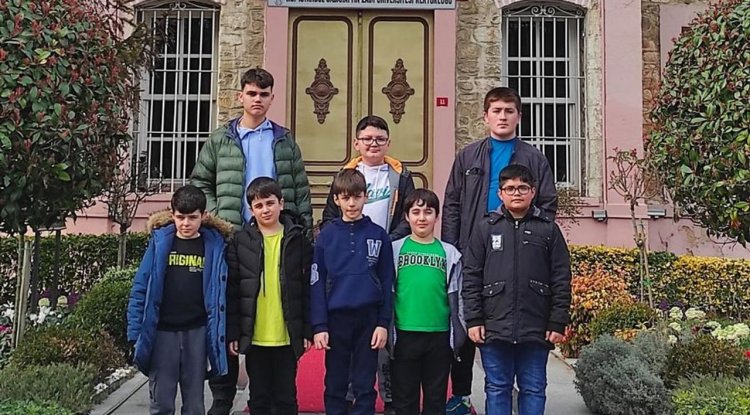 Gençler okul çıkışında cami derslerinde buluşuyor