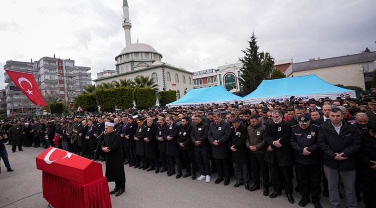 Şehit Uzman Çavuş Oktay, İzmir'de son yolculuğuna uğurlandı