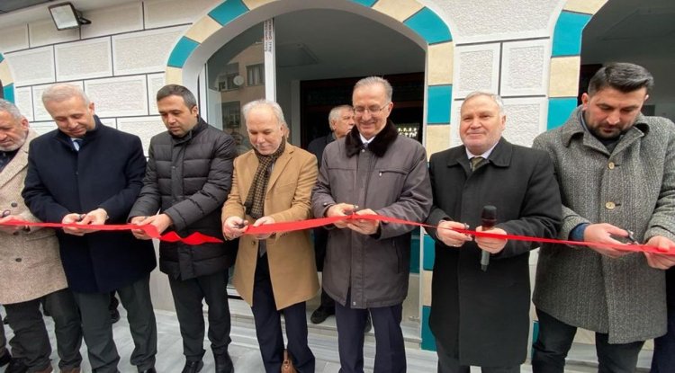 Ataşehir'de Esatpaşa Hacılar Camii dualarla açıldı