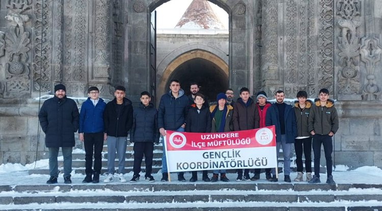 Müftülük gençleri kayakla buluşturdu