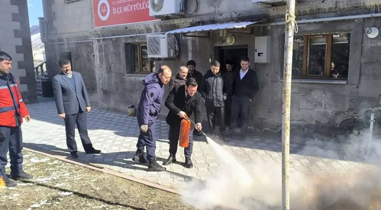 Müftülükte yangın tatbikatı düzenlendi