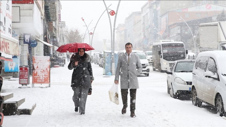 Yurdun çeşitli bölgelerinde kar yağışı etkili oluyor