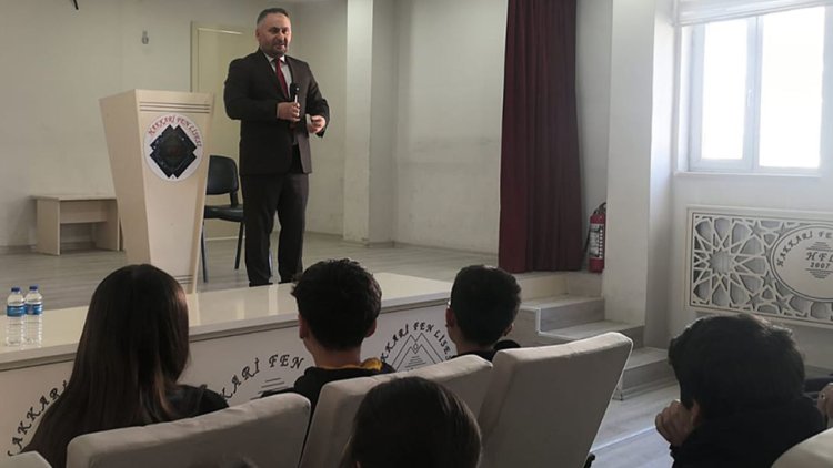 Müftü Okuş, Fen Lisesi öğrencileriyle buluştu