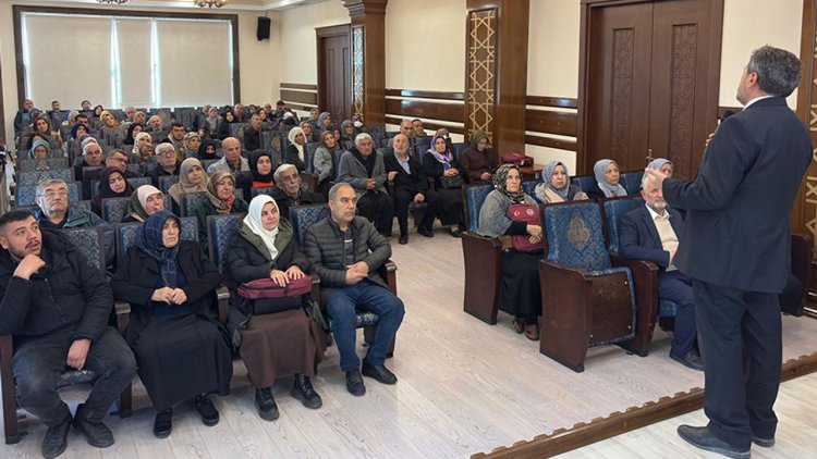 Adana’da umre eğitimleri sürüyor