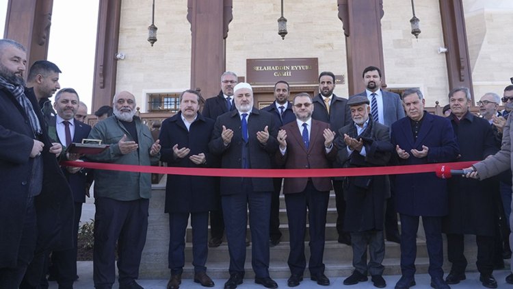 Selahaddin Eyyubi Camii dualarla açıldı