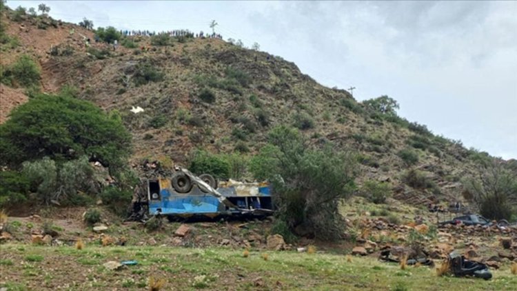 Bolivya'da otobüsün uçuruma yuvarlanması sonucu 31 kişi öldü