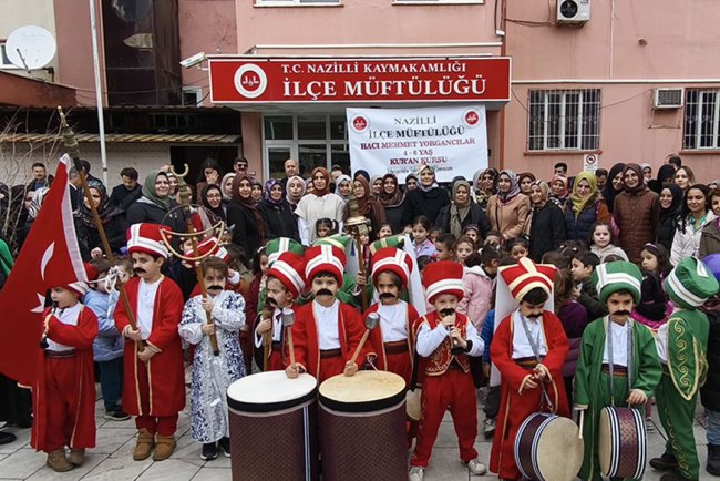 Nazilli'de çocuk mehter takımı ramazanı müjdeledi