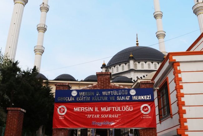 Mersin'de "iyilik sofrası" geleneği sürüyor