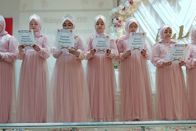 Örgün eğitimle hafız oldular