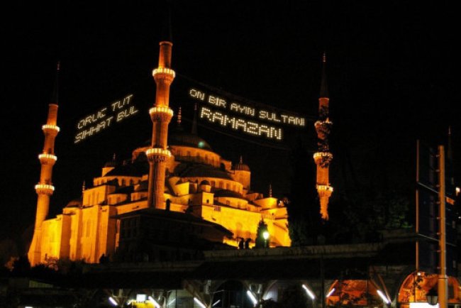 Yatsı ezanı saat kaçta okunuyor? 3 Mart Balıkesir, Konya, Ankara, İzmir, İstanbul il il yatsı namazı vakitleri