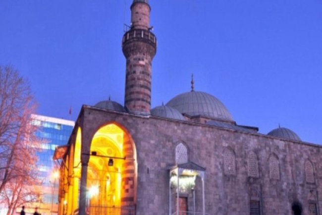 Erzurum'da iftar vakti saat kaçta? 3 Mart bugün oruç saat kaçta açılacak?