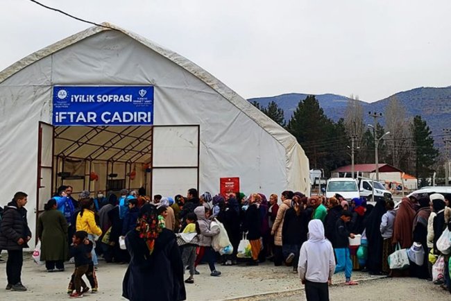 TDV Gölbaşı'nda iyilik sofrası kurdu