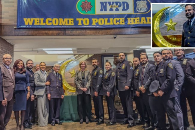 New York Polis Departmanında Ramazan süslemeleri yapıldı
