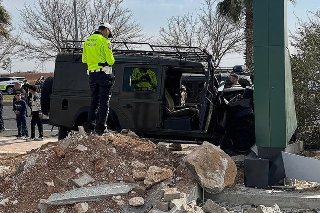 Şanlıurfa'da kaza yapan ekip aracındaki 6 polis yaralandı