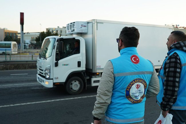 TDV Uşak ekibinden sürücülere iftarlık ikramı