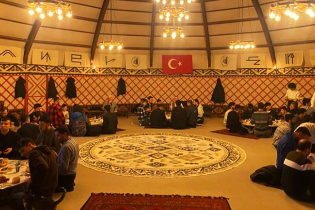 Çorum'da üniversiteli gençler iftarda buluştu