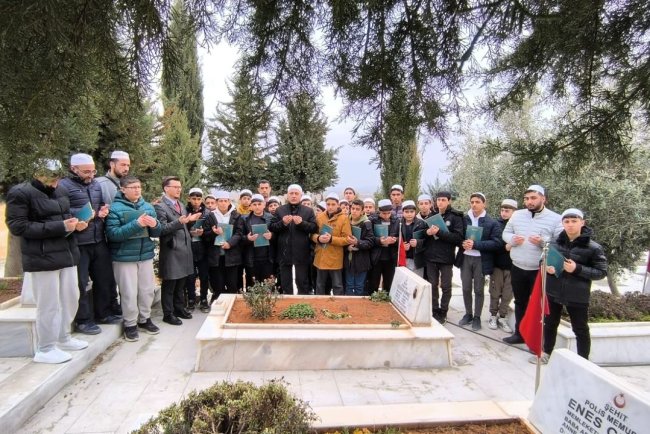 Karaköprü'de hafızlar şehitler için hatim okudu