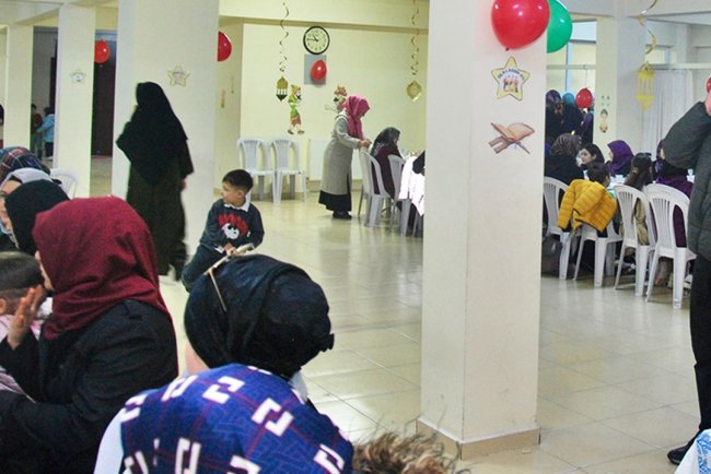 Aileler, Kur'an kursunda iftar etti