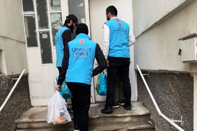 TDV gönüllüsü gençler iyiliğe kapı araladı