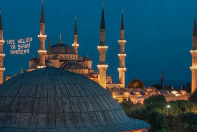 İstanbu'da bugün iftar ve sahur ne zaman? İstanbul imsakiyesine göre 8 Mart 2025 iftar ve sahur saatleri