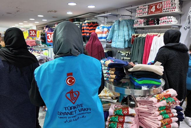 Türkiye Diyanet Vakfı, Lübnan'da on binlerce kişiye yardım ulaştırıyor