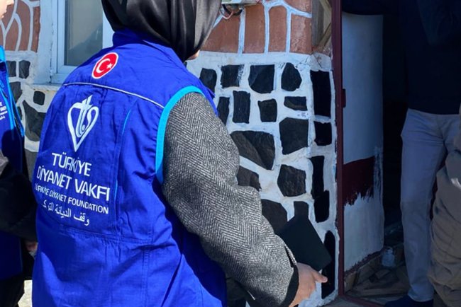 Ardahan'da iyilik kartları dağıtıldı