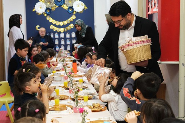 Erzincan'da minikler ilk oruç heyecanı yaşadı