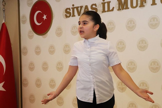 Sivas'ta şiirlerle Akif anıldı