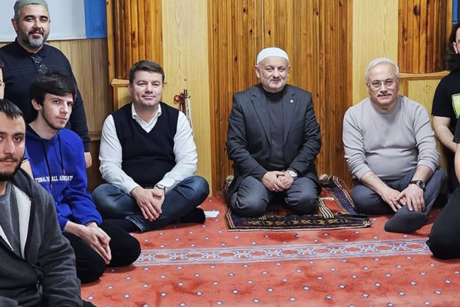 Vali Kumbuzoğlu, itikafa giren gençleri ziyaret etti