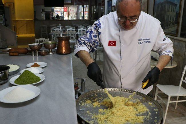Kilis'in tescilli lezzeti "cennet çamuru" iftar sofralarını süslüyor