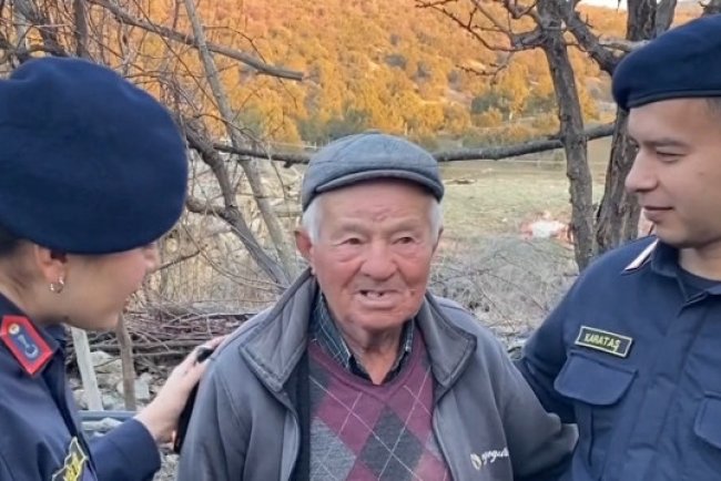 Eskişehir'de jandarmadan Gazi Cemalettin amcaya sürpriz iftar ziyareti