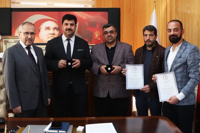Türk Kızılay'ından müftülük personeline gümüş madalya