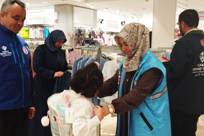 Isparta'da yetimler sevindirildi