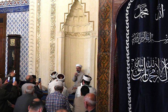 Diyanet İşleri Başkanı Erbaş, Hacı Bayram Veli Camii’nde Ankaralılarla buluştu