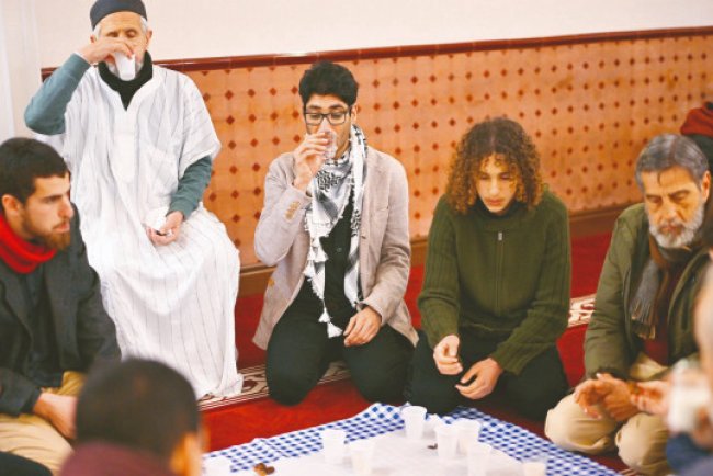 Endülüslü Müslümanlar Granada'da bir arada